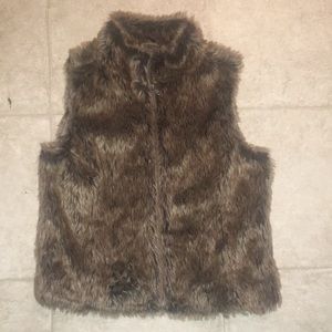 Girls Justice faux fur vest size: 16/18